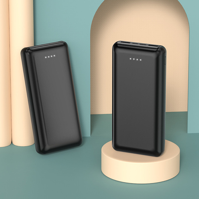 スマートフォン用のマイクロUSBとタイプC入力ポートのポータブルパワーバンク