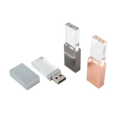 内部でLEDライトを搭載したクリスタルUSB LEDライトが輝いているとき