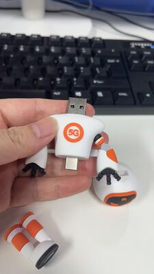 かわいい形の手下の漫画のキャラクター ポリ塩化ビニールの Usb のフラッシュ ドライブ USB 2.0 および 3.0
