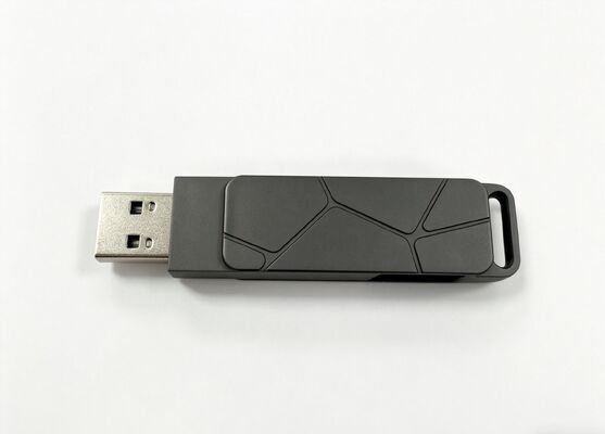 ガンブラックボディレーザーロゴタイプC USBはキーホルダーまたはストラップとキーリングを付けることができます