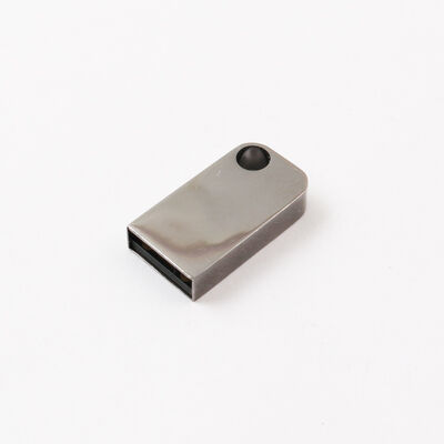 穴付きミニ USB フラッシュ ドライブはキー チェーンを置くことができます金属 USB フラッシュ ドライブはカスタマイズされたレーザー ロゴをすることができます