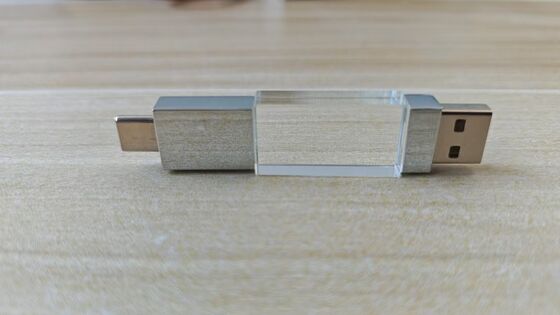クリステルUSB 3.0 USB A Type C 両端口読み取り 非常に高速 クリステル部分 ロゴを刻画できる メタル部分 ロゴをレーザーで刻画できる 内側には2つのフラッシュチップがあります