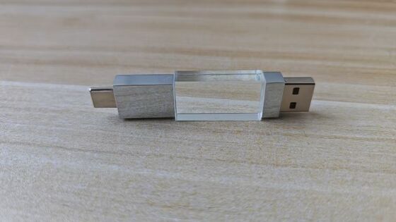 クリステルUSB 3.0 USB A Type C 両端口読み取り 非常に高速 クリステル部分 ロゴを刻画できる メタル部分 ロゴをレーザーで刻画できる 内側には2つのフラッシュチップがあります