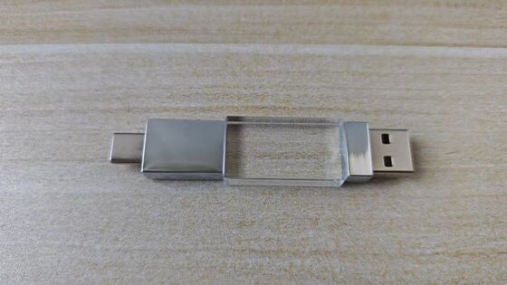 クリステルUSB 3.0 USB A Type C 両端口読み取り 非常に高速 クリステル部分 ロゴを刻画できる メタル部分 ロゴをレーザーで刻画できる 内側には2つのフラッシュチップがあります