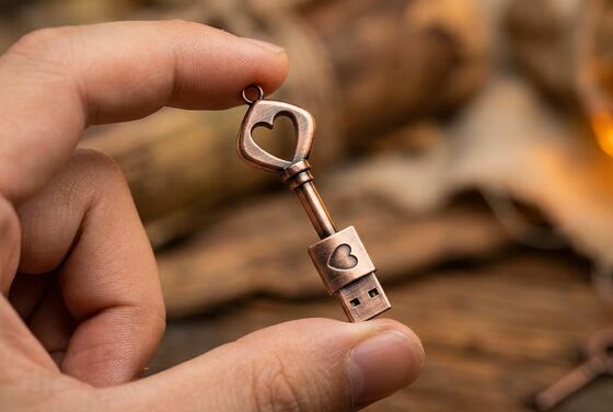 カスタム デザインのウェルカム キー USB フラッシュ ドライブは、ポータブル デジタル ストレージとデータ管理に適した速度 10MB を提供します