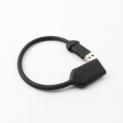 格付け 50MB/s の書き込み速度と 100MB/s の読み込み速度を持つ USB フラッシュドライブ