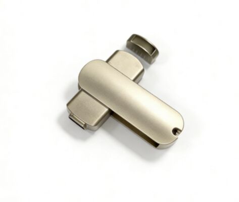 シルバーマットボディ USB Aとタイプcでメモリを合わせて 迅速でカスタマイズできるロゴ